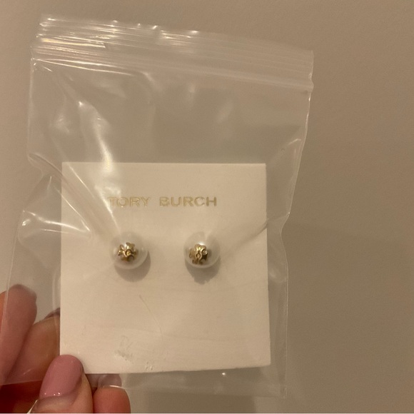 Tory Burch Pearl studs - gold, authentic, brand new - Picture 5 of 5